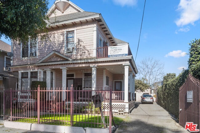 Building Photo - 1223 W 23rd St