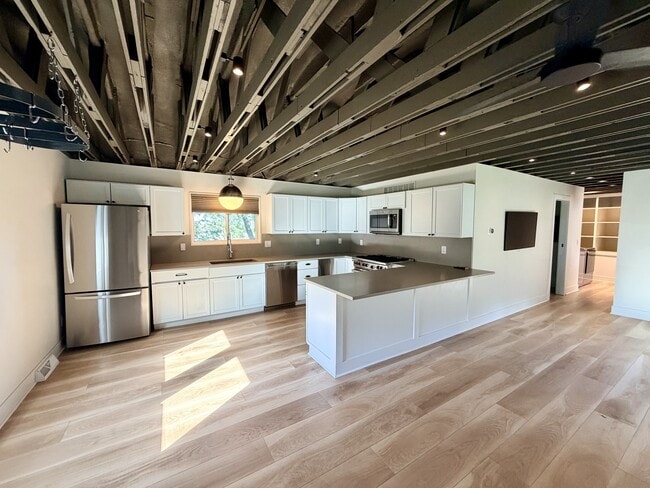 Building Photo - 2949 S 78th St