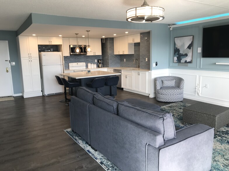 Large couch with pull-out for relaxing - 480 Ocean Ave