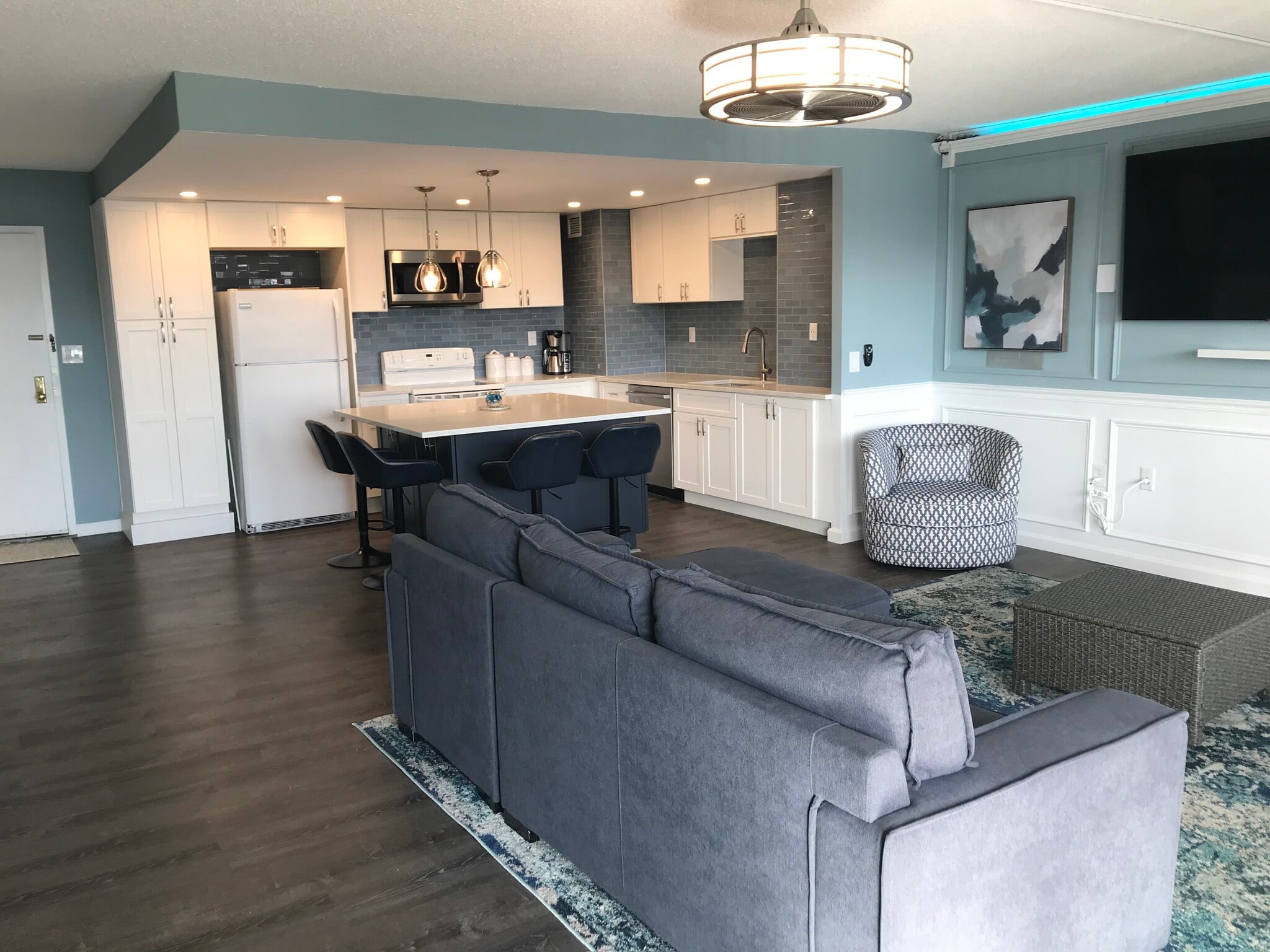 Large couch with pull-out for relaxing - 480 Ocean Ave