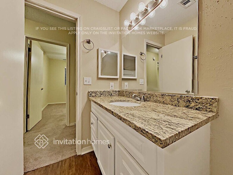 Building Photo - 18083 Glenledi Dr