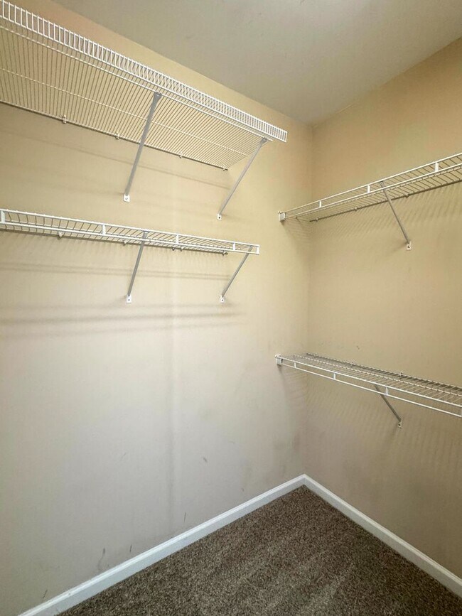 Building Photo - Charming 3 Bed 2 Bath Condo in Fayetteville