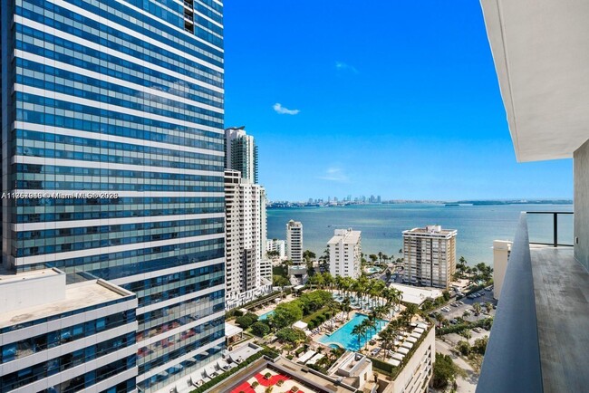 Building Photo - 1451 Brickell Ave