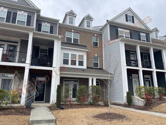 Building Photo - Charming 3 Story 4 Bedrooms with 1st Floor Guest Suite Townhome @ Smith Farm, Apex, Available Now!