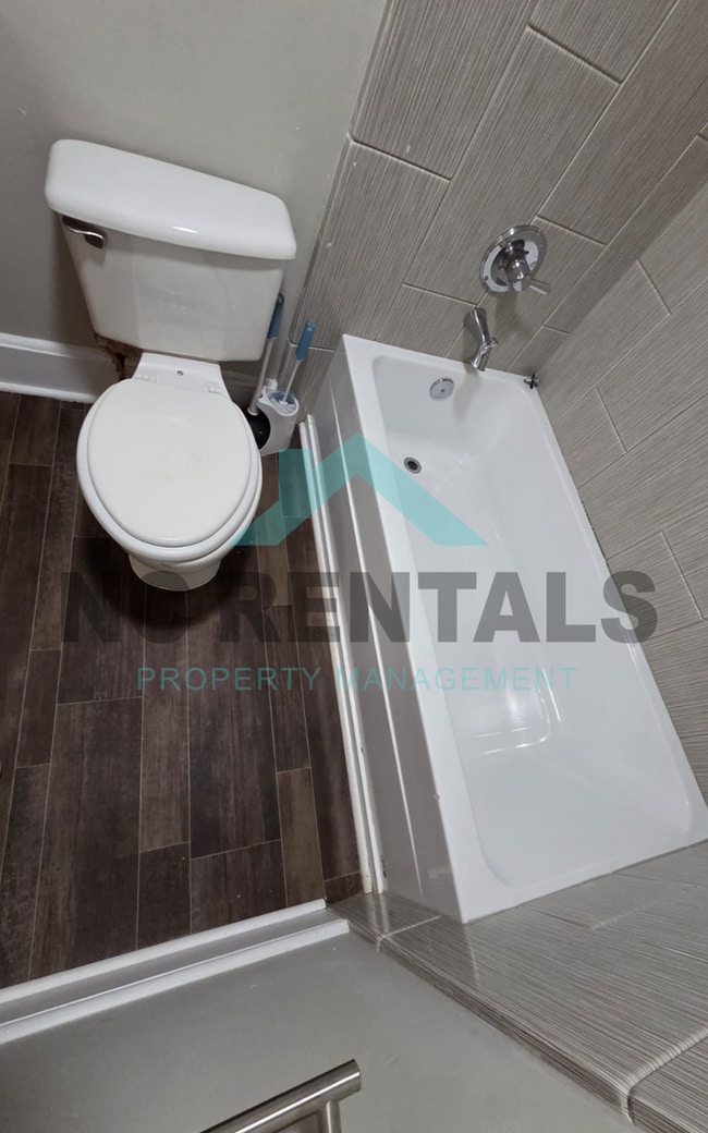 Building Photo - 714 Dillard St