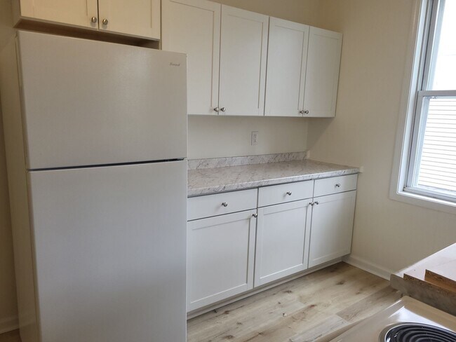 Building Photo - 225 Park Ave