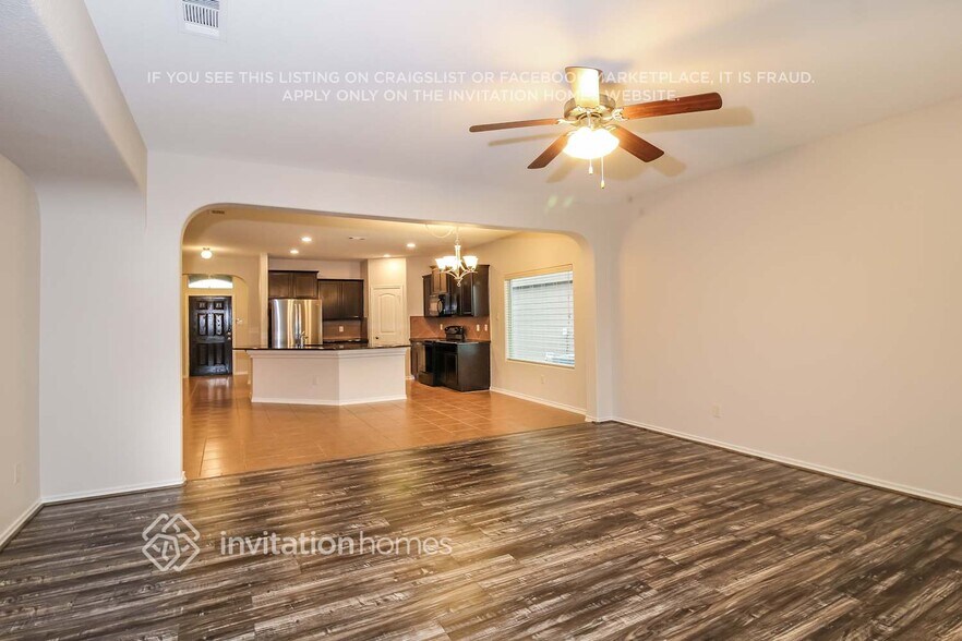 Building Photo - 717 Santa Rosa Dr