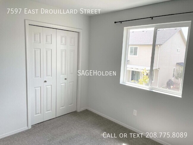 Building Photo - 7597 E Drouillard St