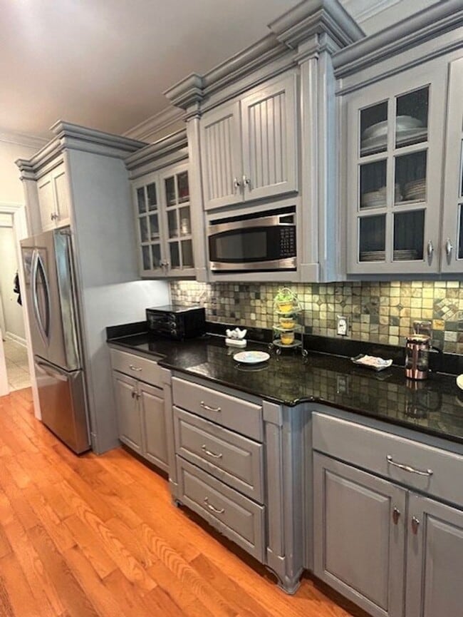 Building Photo - 411 Indigo