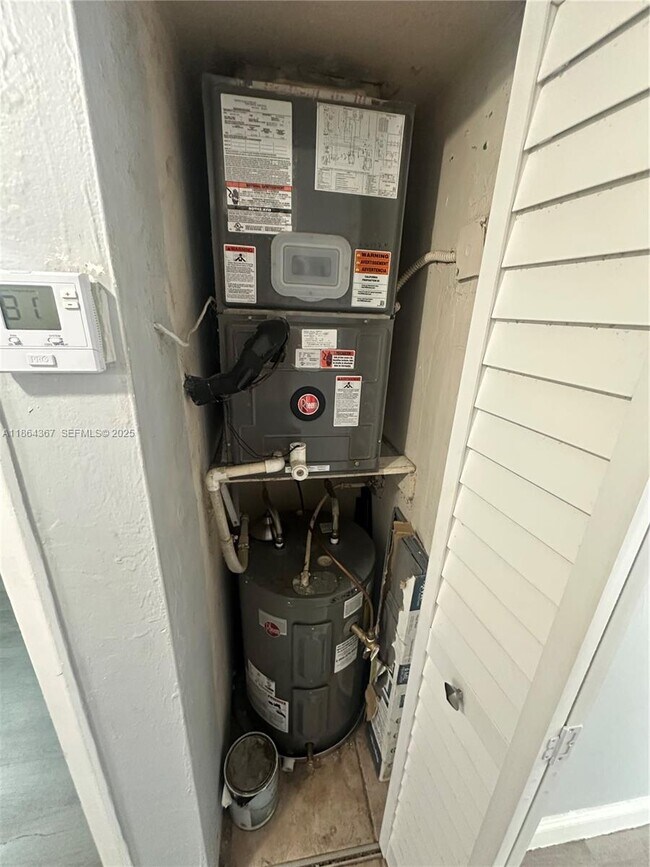 Building Photo - 7200 Fairway Dr