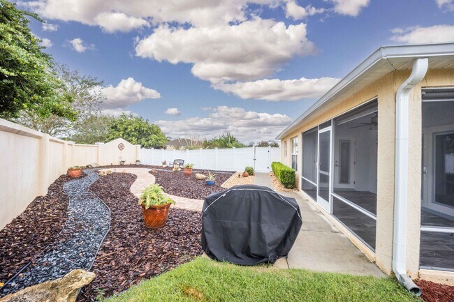 Building Photo - 3BR/2BA Courtyard Villa in The Village of ...