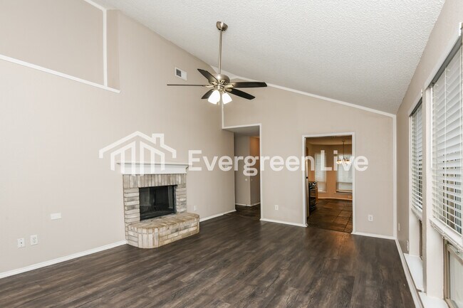 Building Photo - 2528 Concina Way