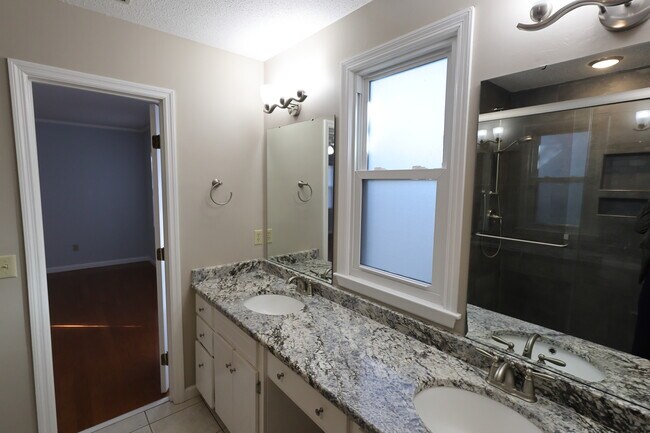 Building Photo - 313 Palomino Path