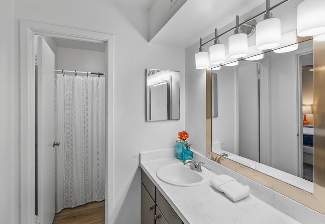 Building Photo - The Hayes Apartments