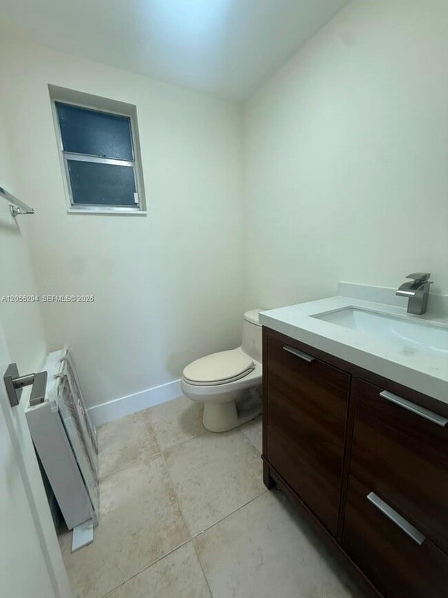 Building Photo - 9351 Fontainebleau Blvd