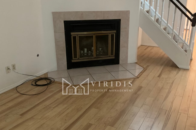 Building Photo - 1001 Mohawk St