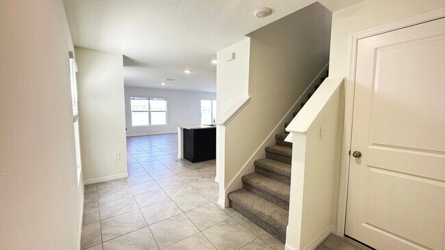 Building Photo - 2926 Rock Sound St