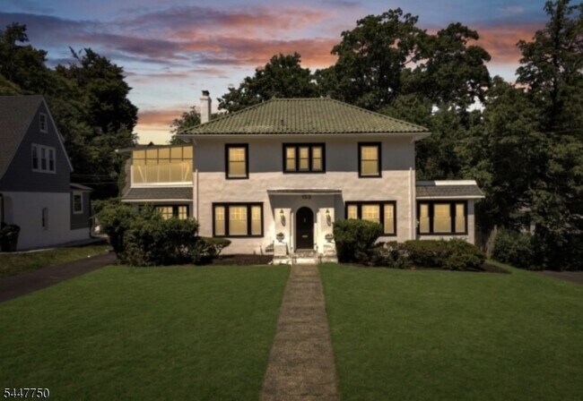 Building Photo - 153 Clairmont Terrace