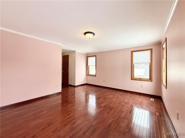 Building Photo - 8 Hummingbird Ln