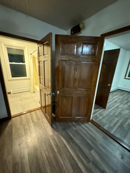 Building Photo - 154 N Franklin St