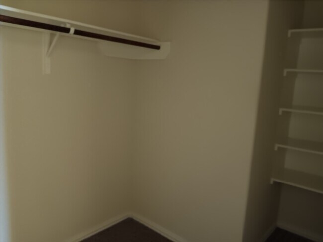 Building Photo - 24722 Lake Basin Ct