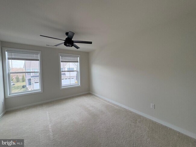 Building Photo - 208 Segel Dr