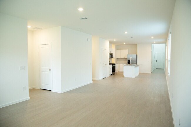 Building Photo - 26255 Arrowleaf Dr