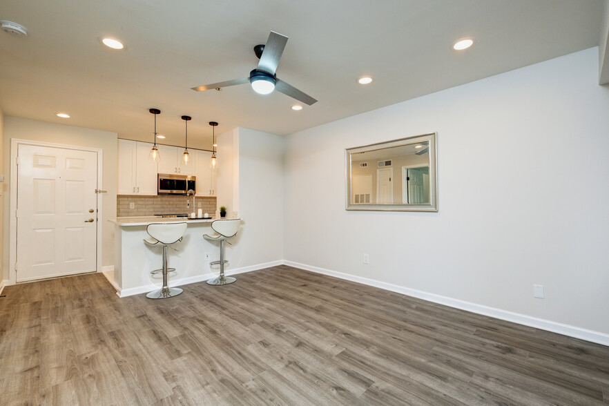 Building Photo - 3313 Wyndham Cir