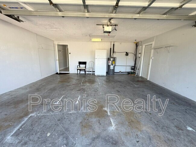 Building Photo - 11950 107th Ave N