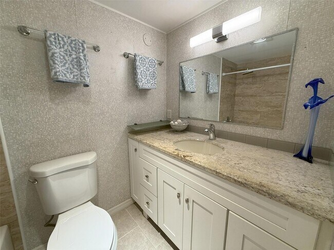 Building Photo - 28 Ventnor Dr