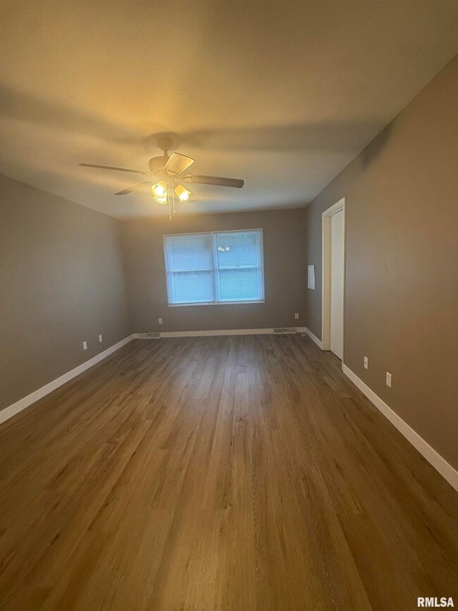 Building Photo - 213 Appomattox Dr