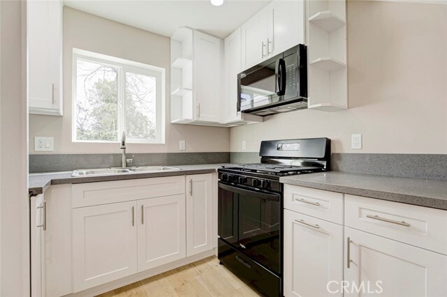 Building Photo - 15557 Wyandotte St