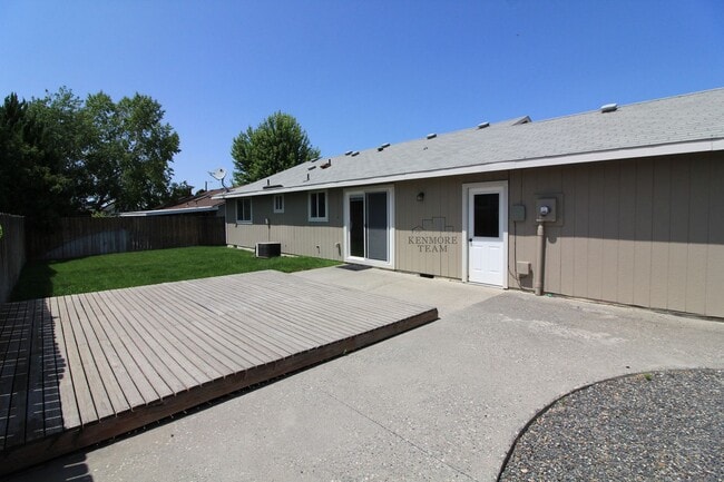 Building Photo - 3 Bedroom, 2 Bath Home in West Richland