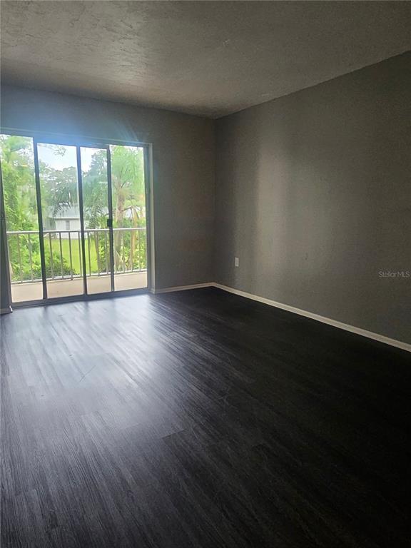 Building Photo - 3592 Lake Bayshore Dr