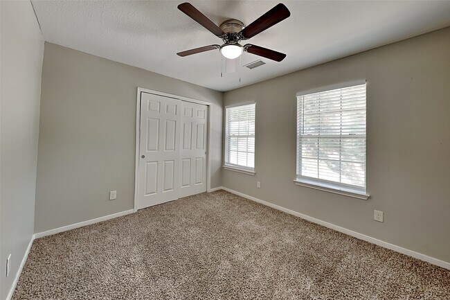 Building Photo - 2331 Trotter Dr