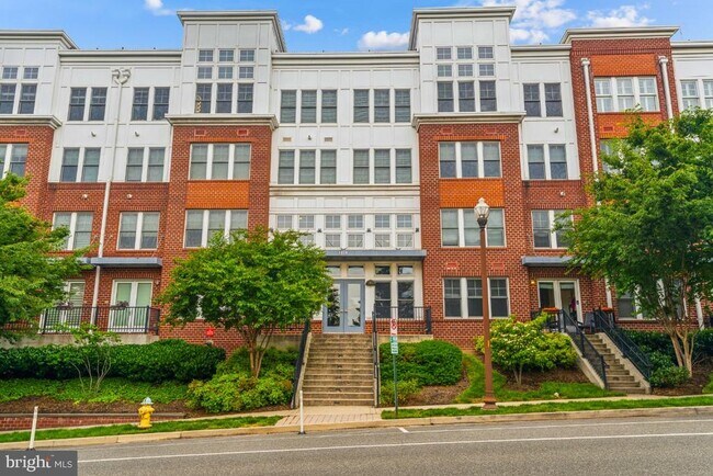 Building Photo - 1418 N Rhodes St