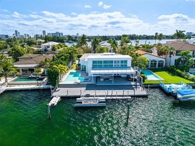 Building Photo - 1055 Stillwater Dr