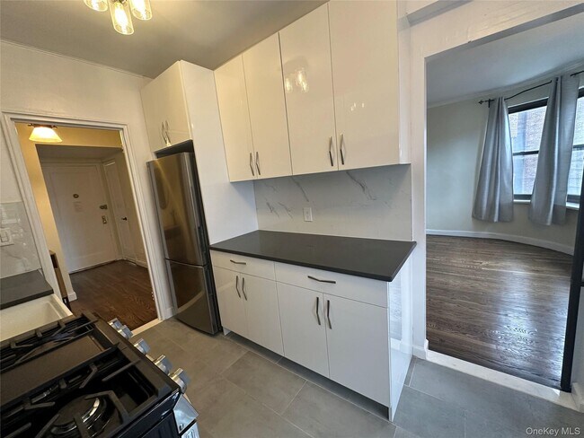 Building Photo - 98-76 Queens Blvd