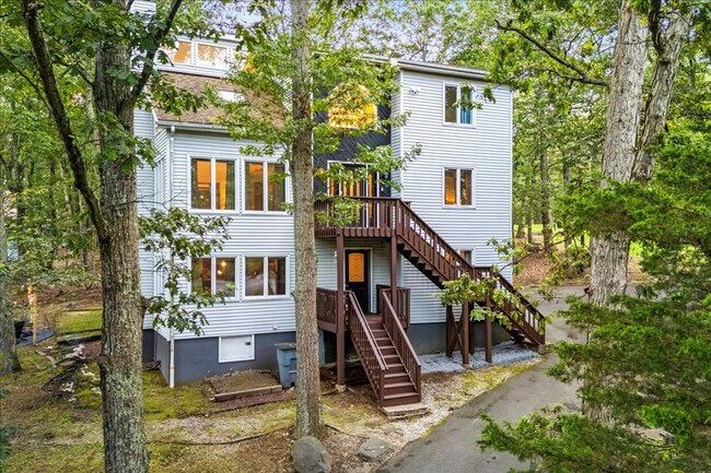 Building Photo - 1825 Jennifer Dr