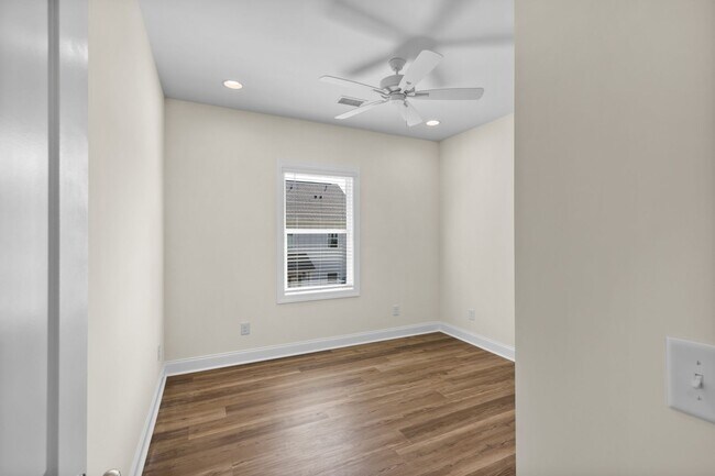 Building Photo - 3260 Academy Dr