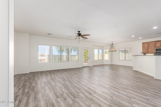Building Photo - 15668 W Meadowbrook Ave