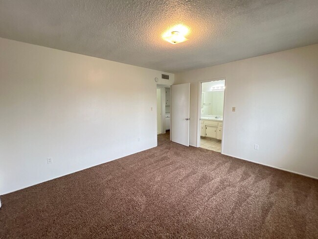 Building Photo - 7mct4712