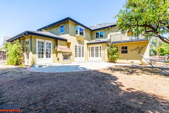 Building Photo - Stunning Cambrian Home | Desirable Neighborhood