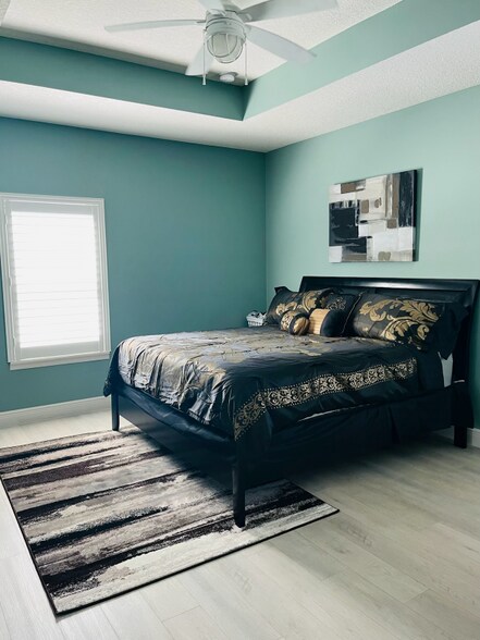 Building Photo - 8640 Rockland Dr