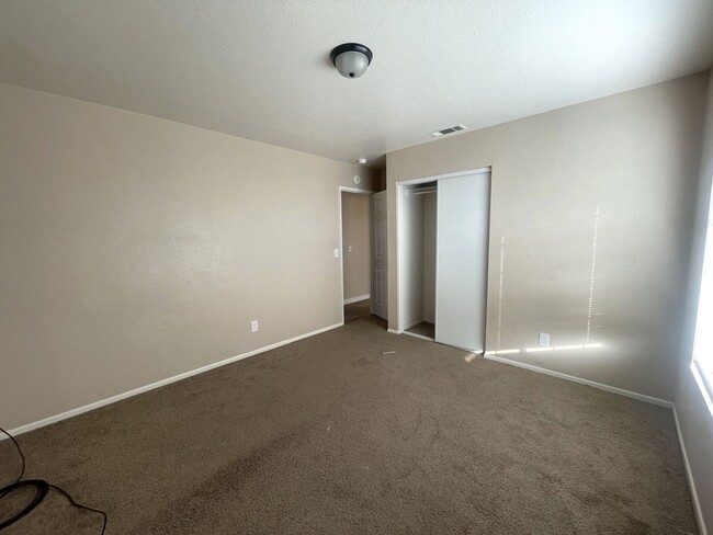Building Photo - 8925 Satinwood Ave