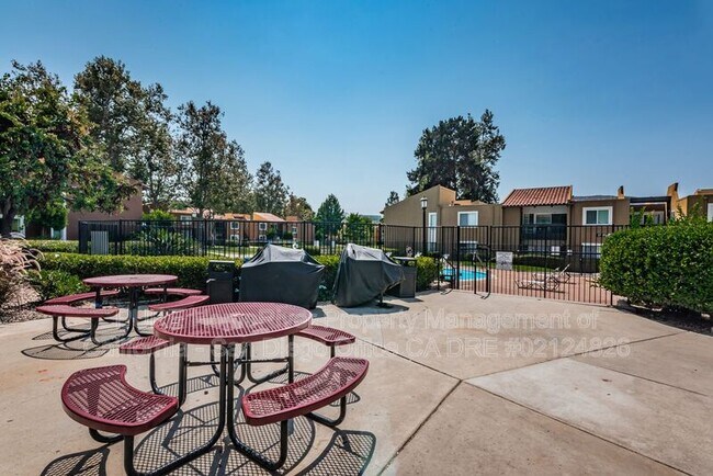 Building Photo - 17087 W Bernardo Dr
