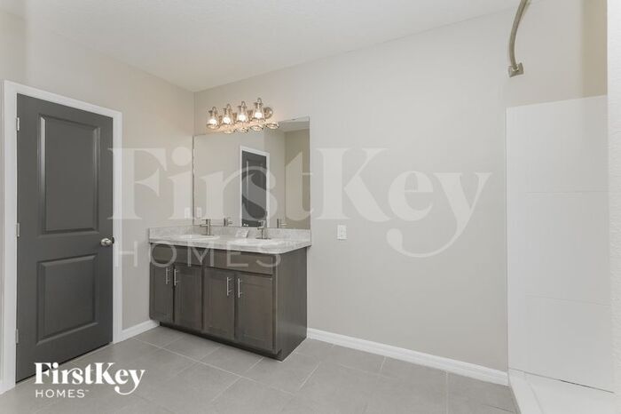 Building Photo - 7944 Pelican Reed Cir
