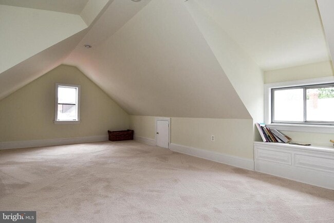 Building Photo - 2426 Observatory Pl NW