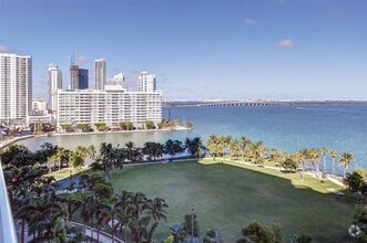 Building Photo - 1800 N Bayshore Dr