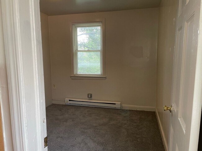 Building Photo - 3823 Pascal Ave